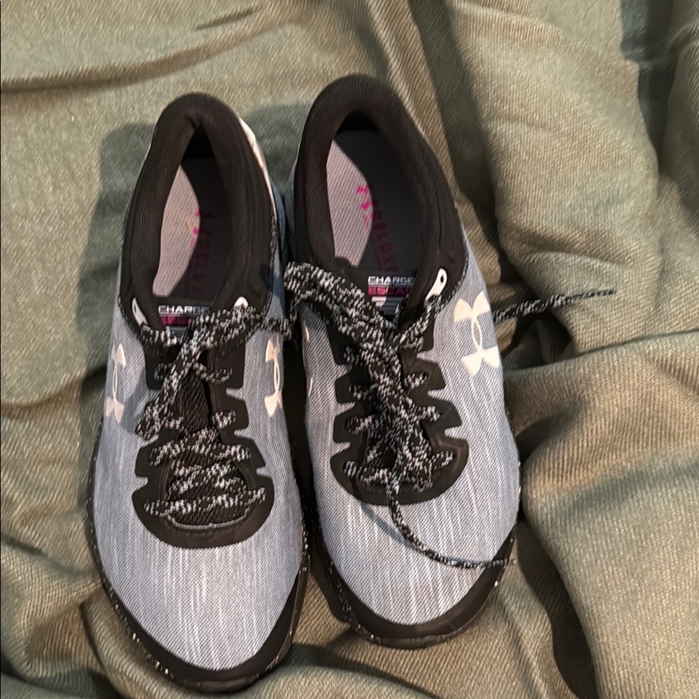 Under Armour Black and Gray Sneakers with Sleek Design